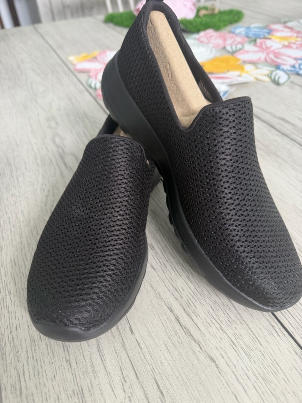 Women’s Skechers Black “Go Walk” Slip-On Sneakers - NWT - Picture 2 of 5